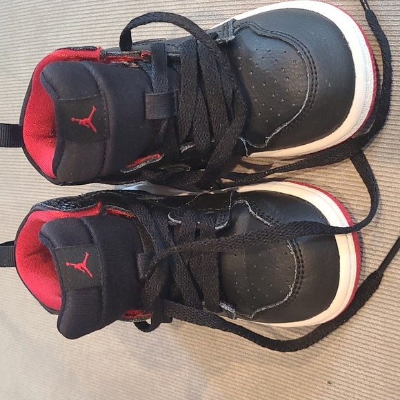 Jordan Nike - Picture 2 of 6